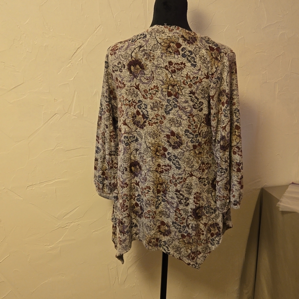 Pull over Tunic - Picture 2 of 2